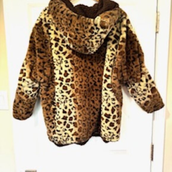 Unique Reversible Animal Print Cloak - Picture 3 of 5